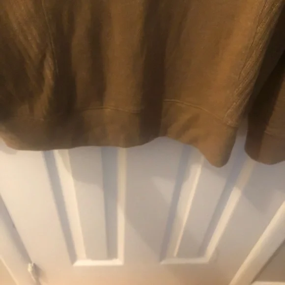 Woman’s shirt - Picture 5 of 6